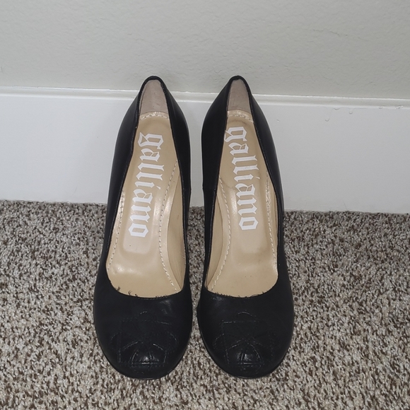 John Galliano Shoes - EUC. Vintage John Galliano Black Pumps